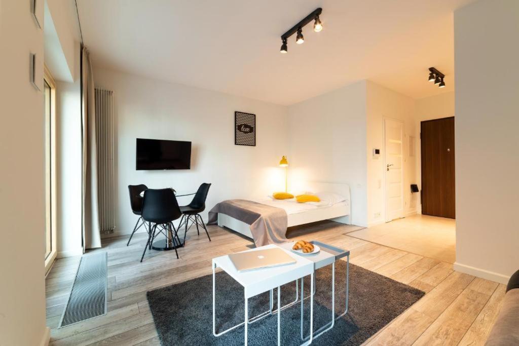 Warsaw Night Apartments Menica Residence Εξωτερικό φωτογραφία
