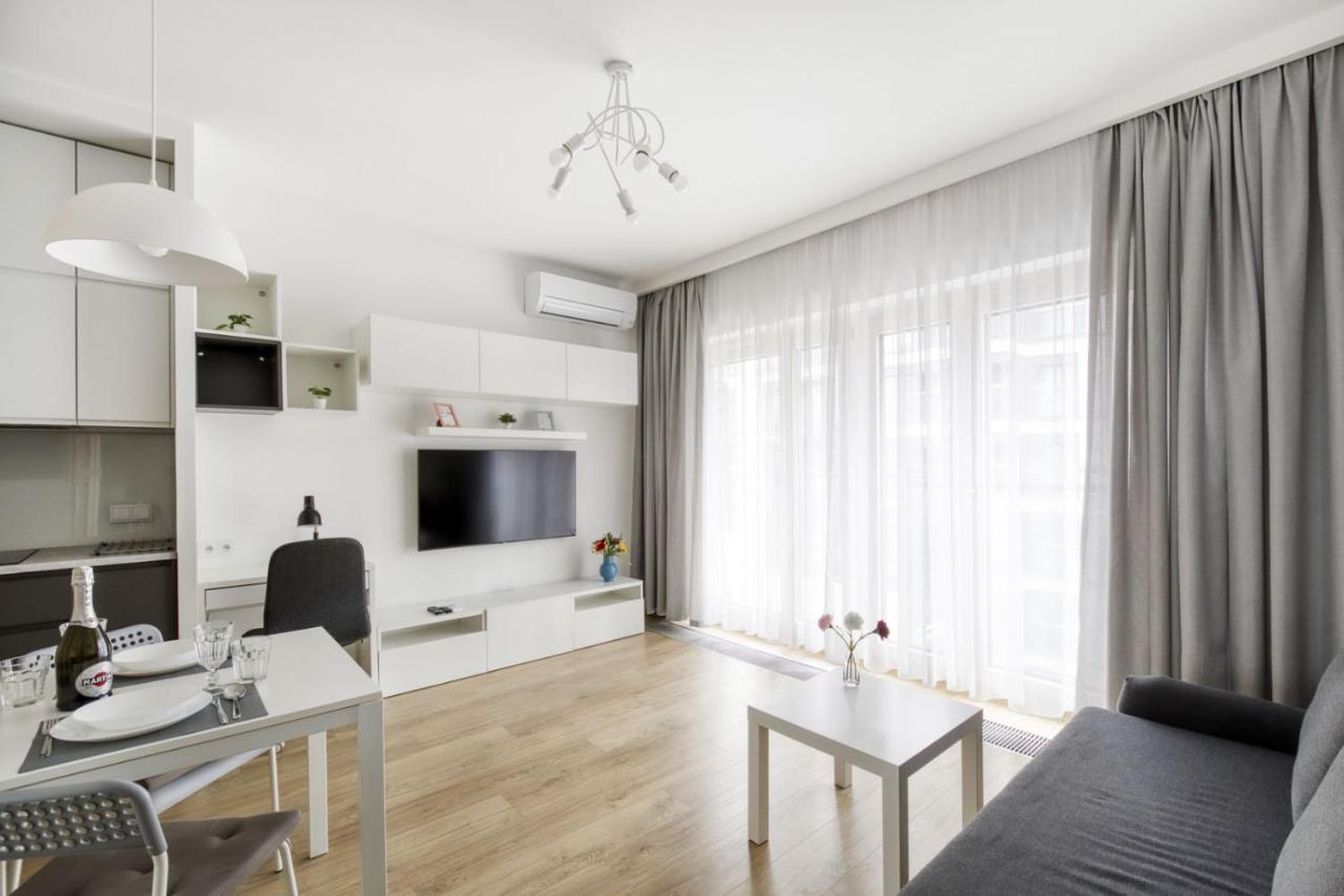 Warsaw Night Apartments Menica Residence Εξωτερικό φωτογραφία
