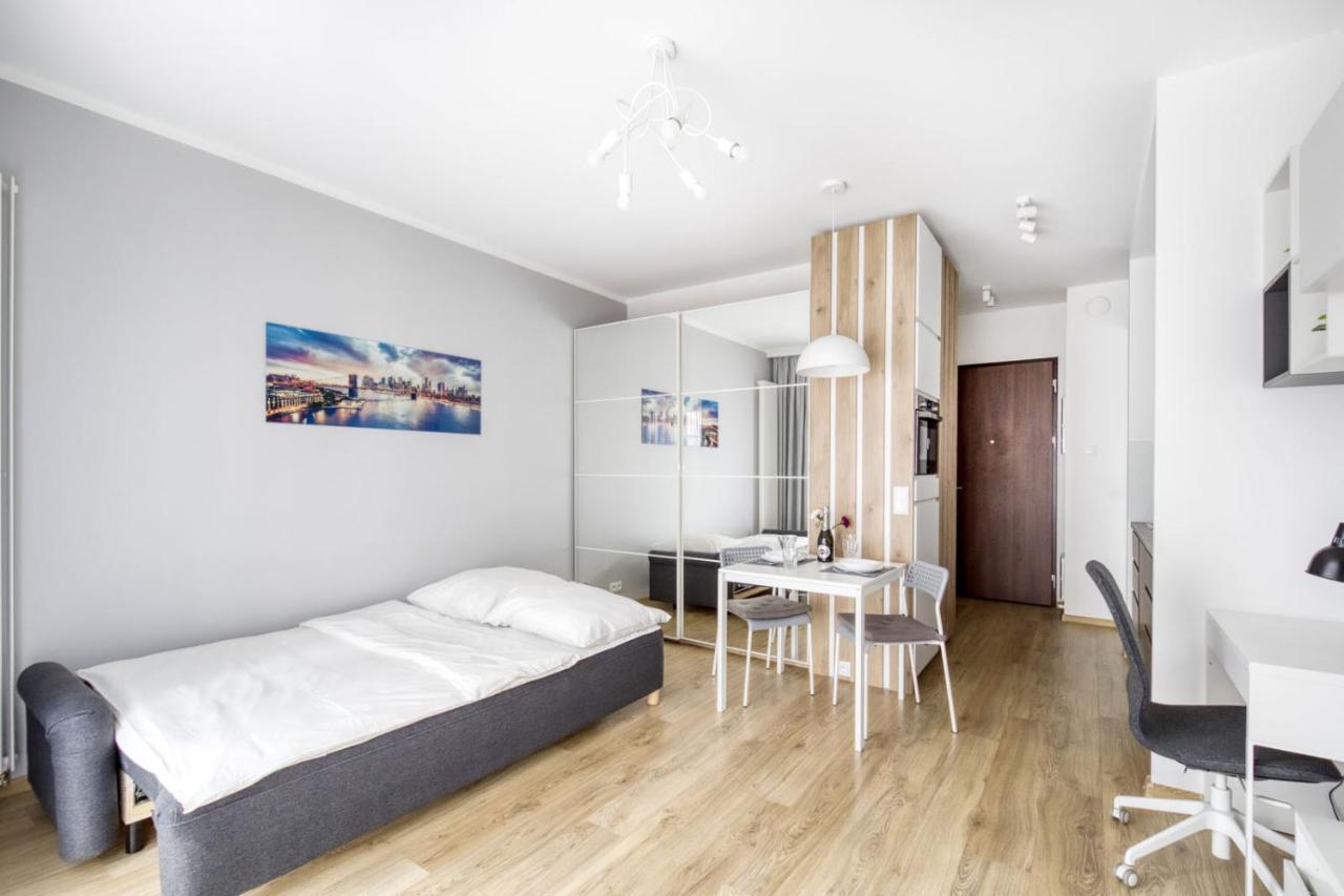 Warsaw Night Apartments Menica Residence Εξωτερικό φωτογραφία