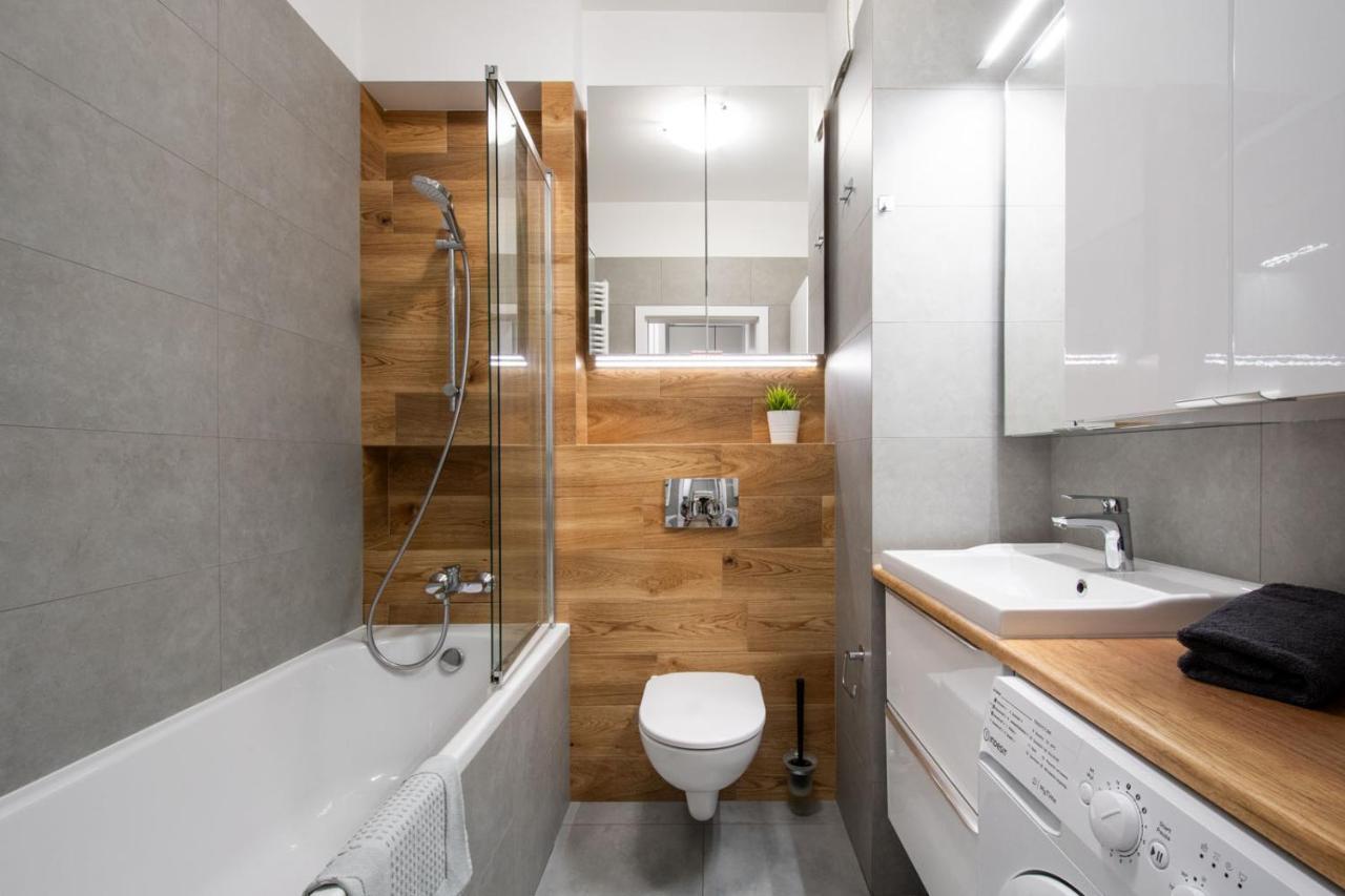Warsaw Night Apartments Menica Residence Εξωτερικό φωτογραφία