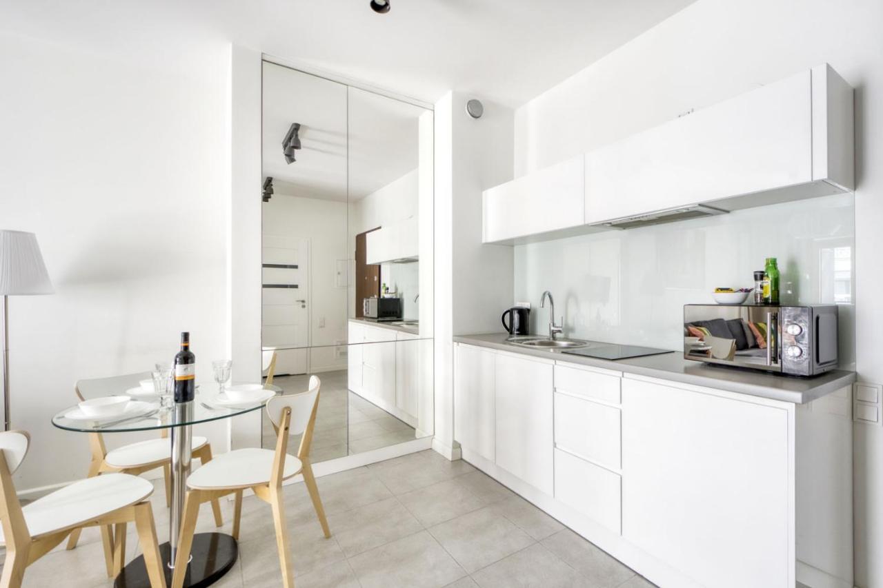 Warsaw Night Apartments Menica Residence Εξωτερικό φωτογραφία
